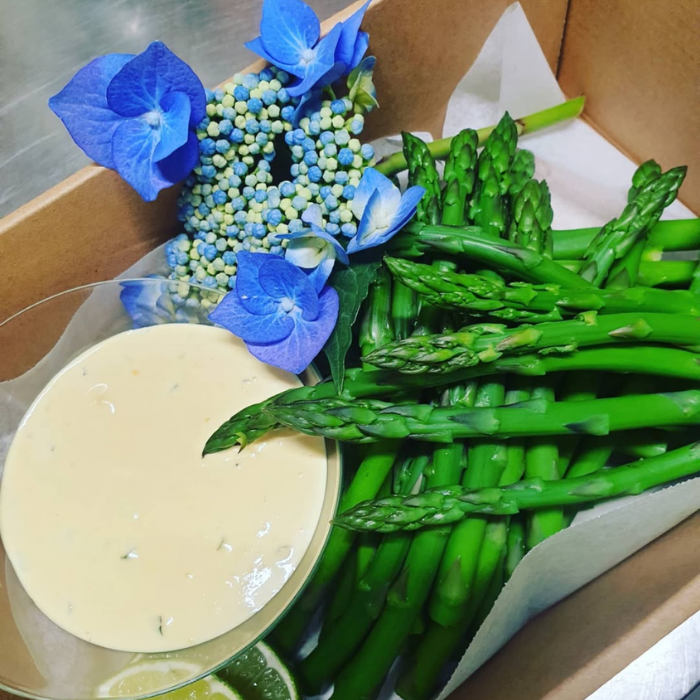 Fresh Asparagus Spears with Citrus Mayonaisse